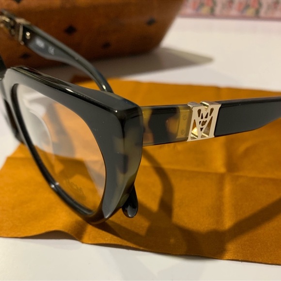♥️SOLD♥️MCM Glasses - Picture 9 of 15